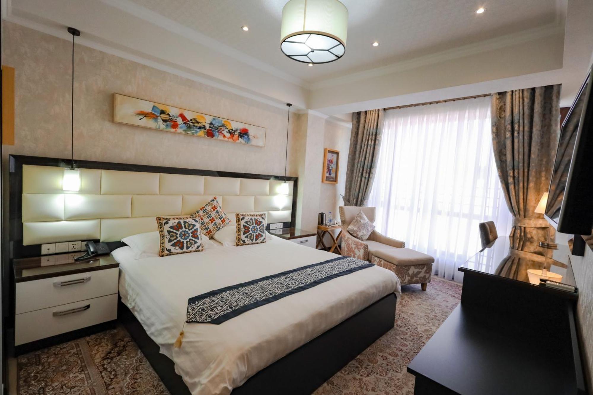 Hotel Atlas Ντουσαμπέ Εξωτερικό φωτογραφία
