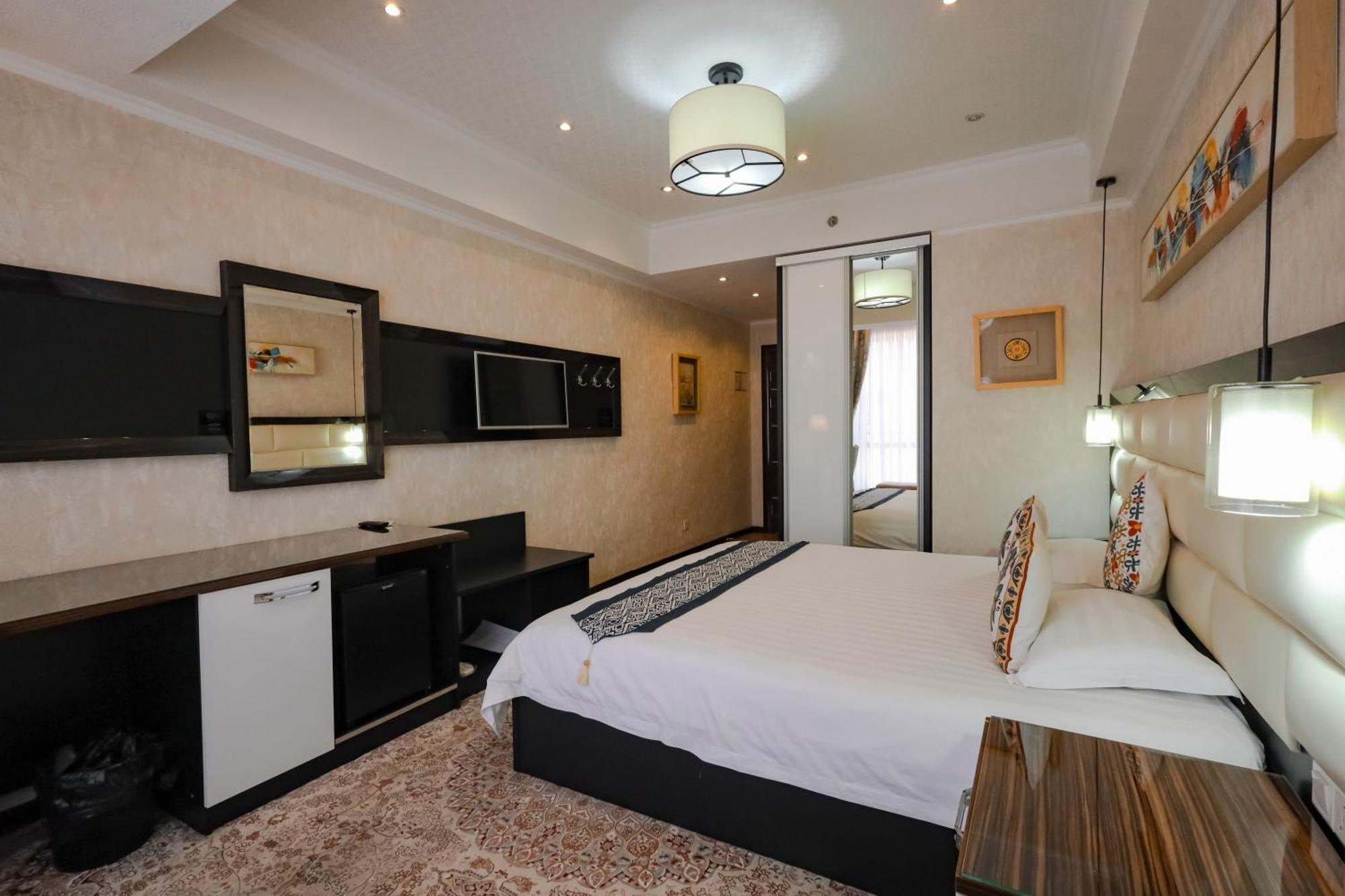 Hotel Atlas Ντουσαμπέ Εξωτερικό φωτογραφία