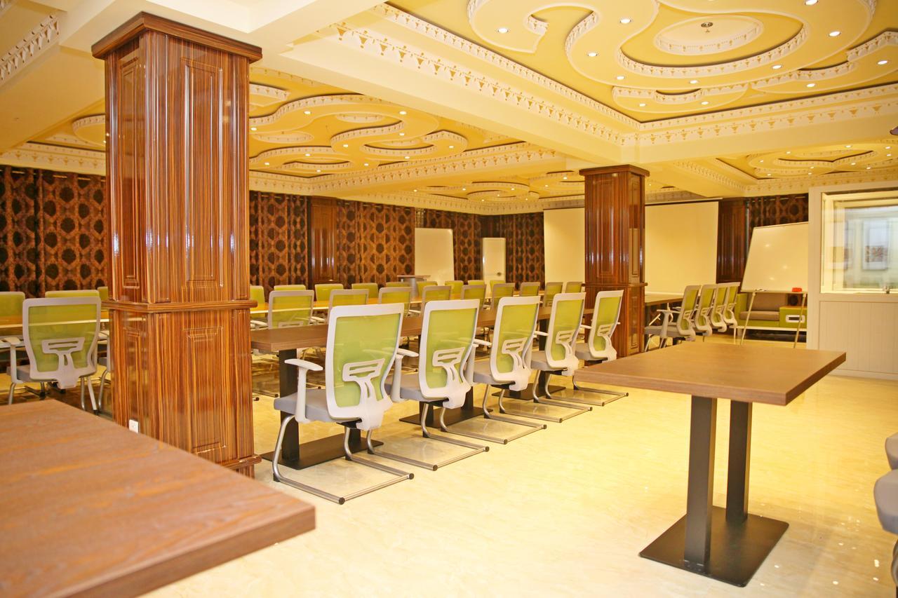 Hotel Atlas Ντουσαμπέ Εξωτερικό φωτογραφία